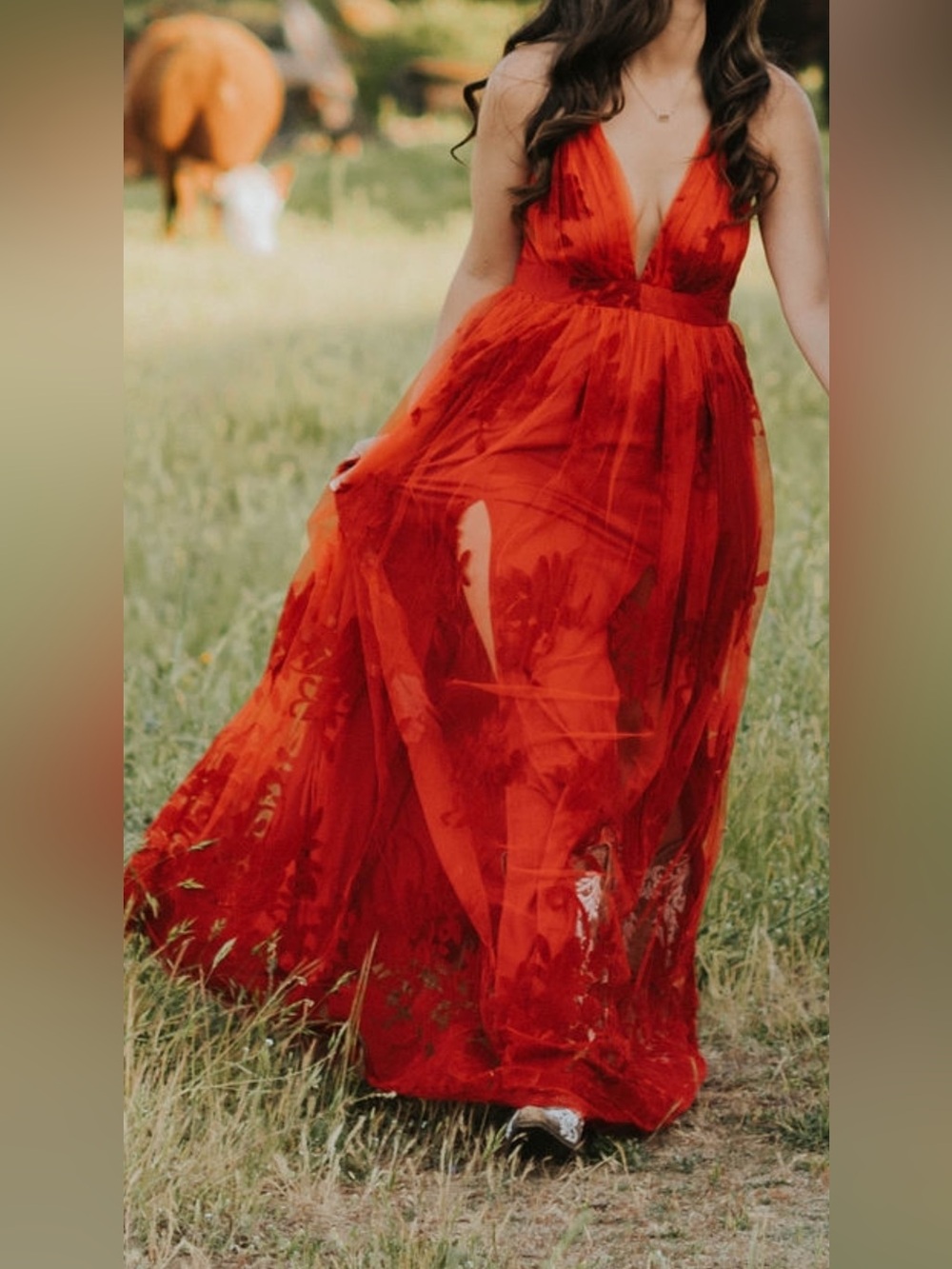 Elegant Red V-Neck Tulle Evening Dress